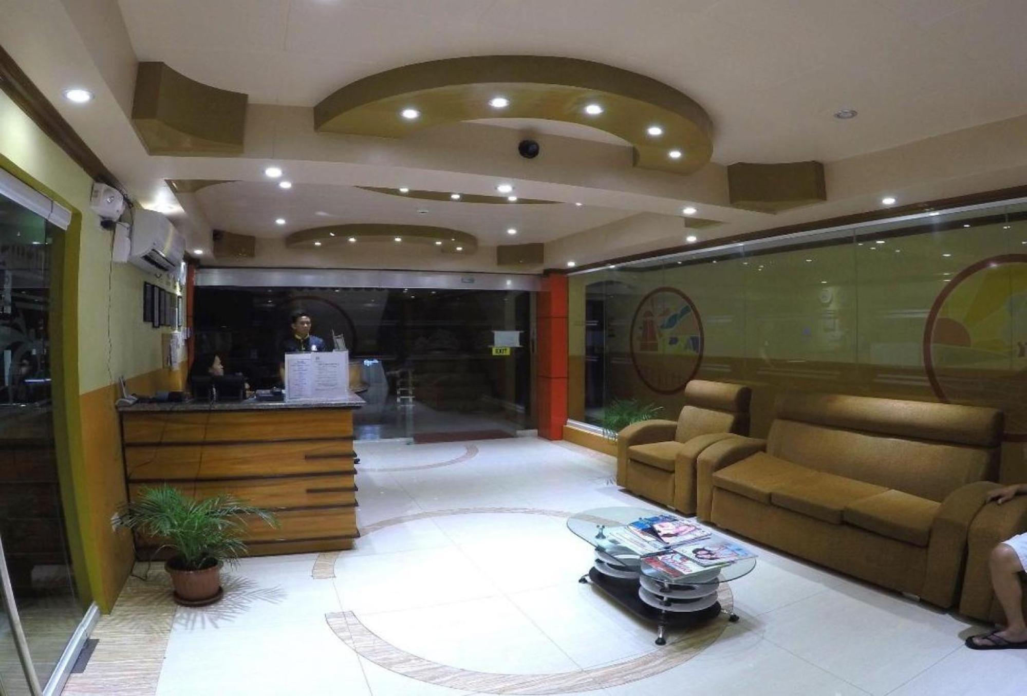 Reddoorz Plus @ Taj Hotel Tuguegarao Exterior foto