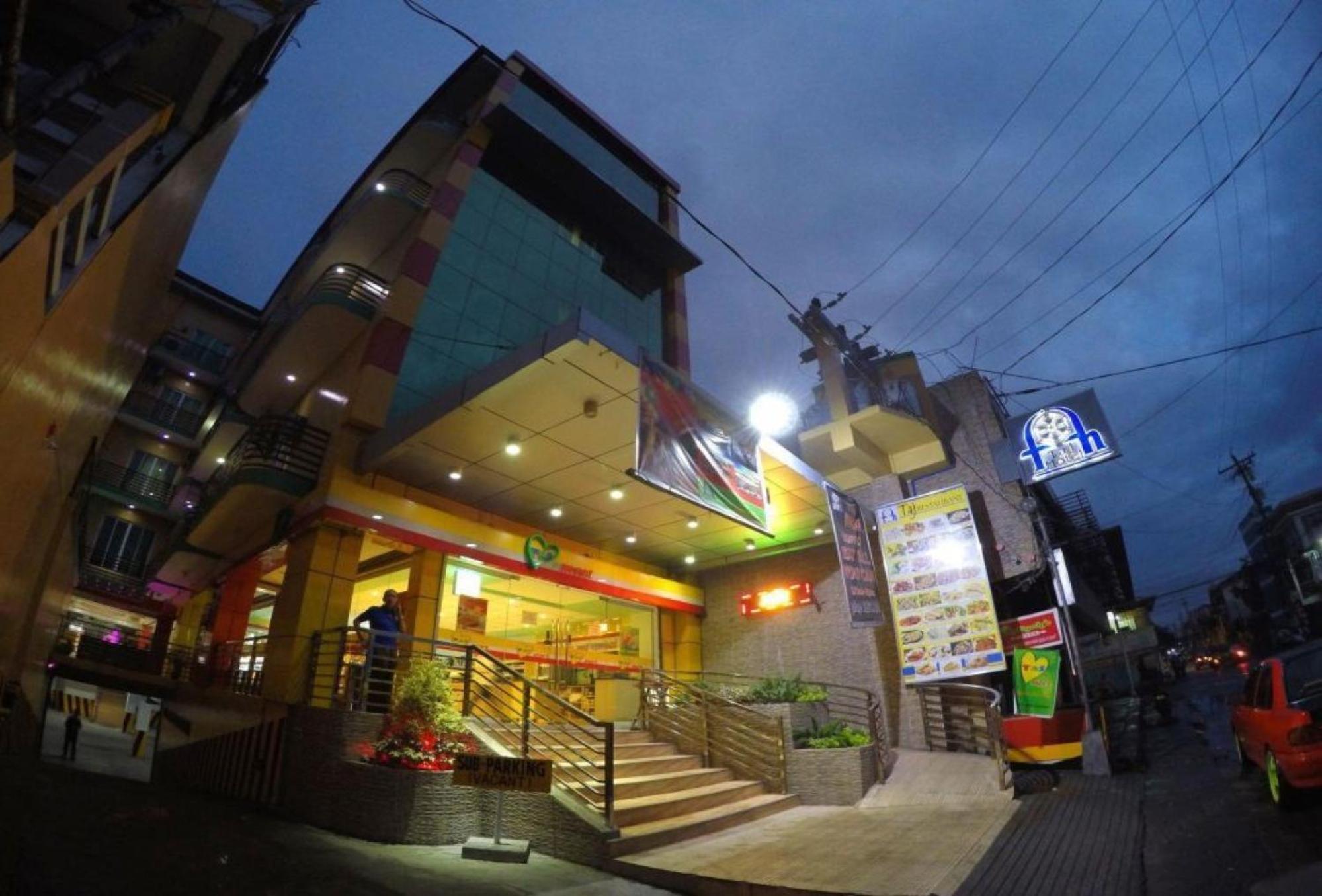 Reddoorz Plus @ Taj Hotel Tuguegarao Exterior foto