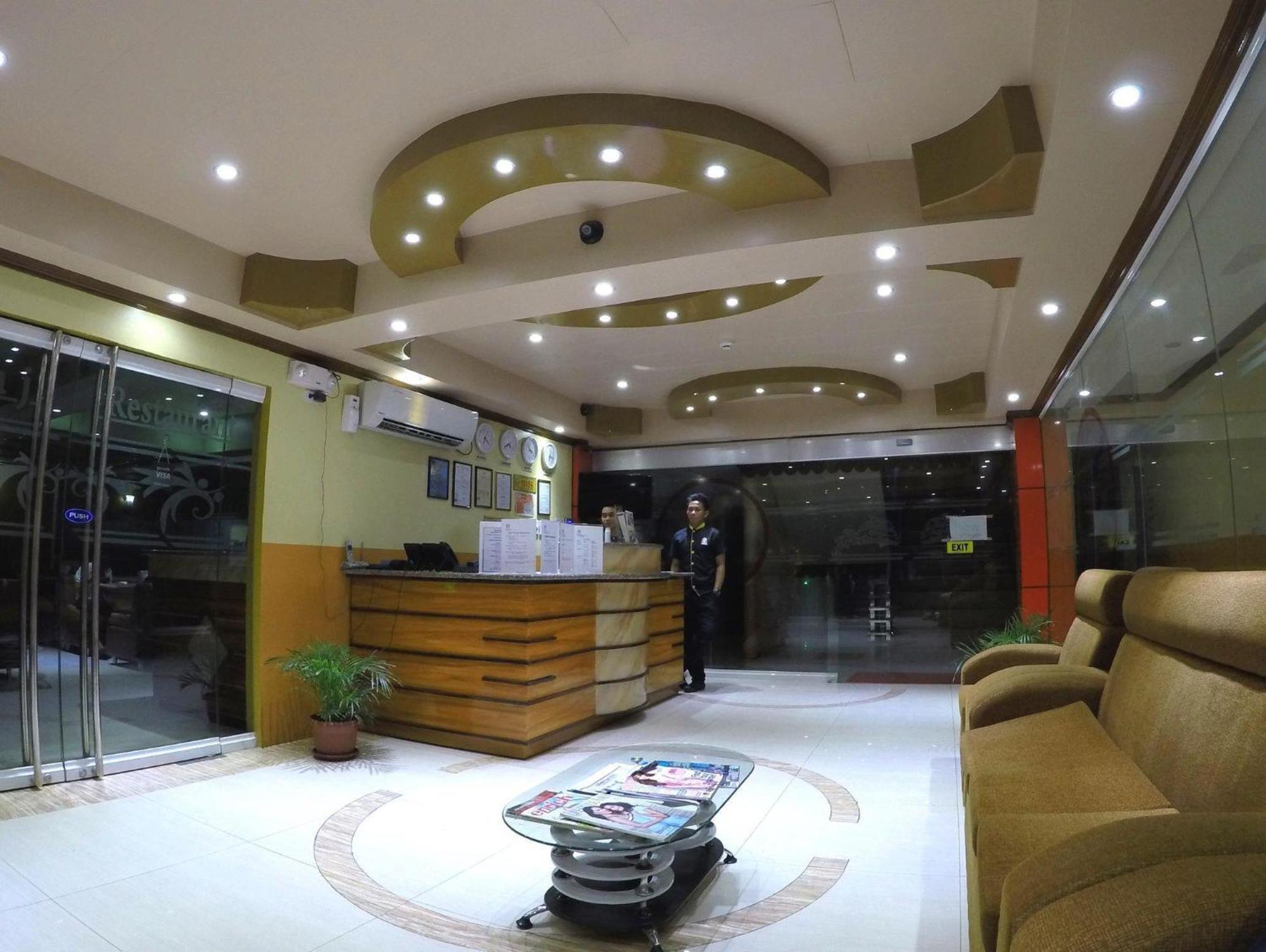Reddoorz Plus @ Taj Hotel Tuguegarao Exterior foto