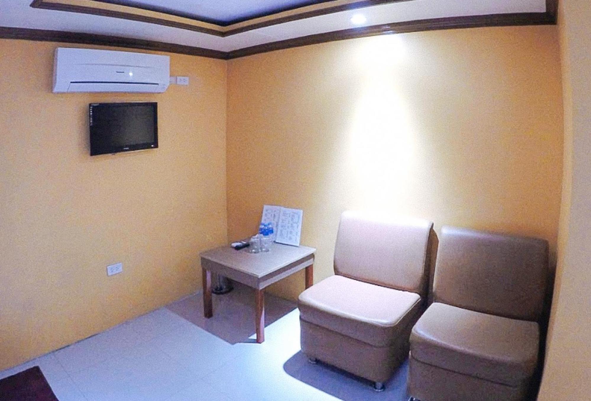 Reddoorz Plus @ Taj Hotel Tuguegarao Exterior foto