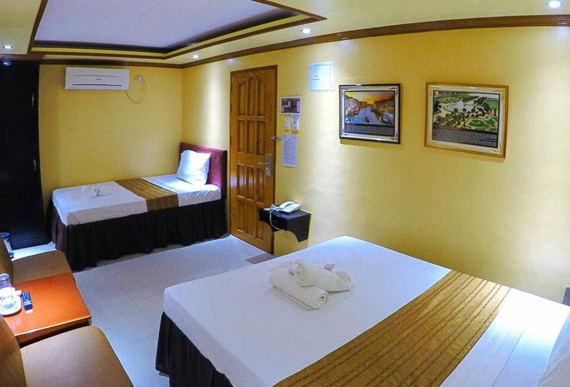 Reddoorz Plus @ Taj Hotel Tuguegarao Exterior foto