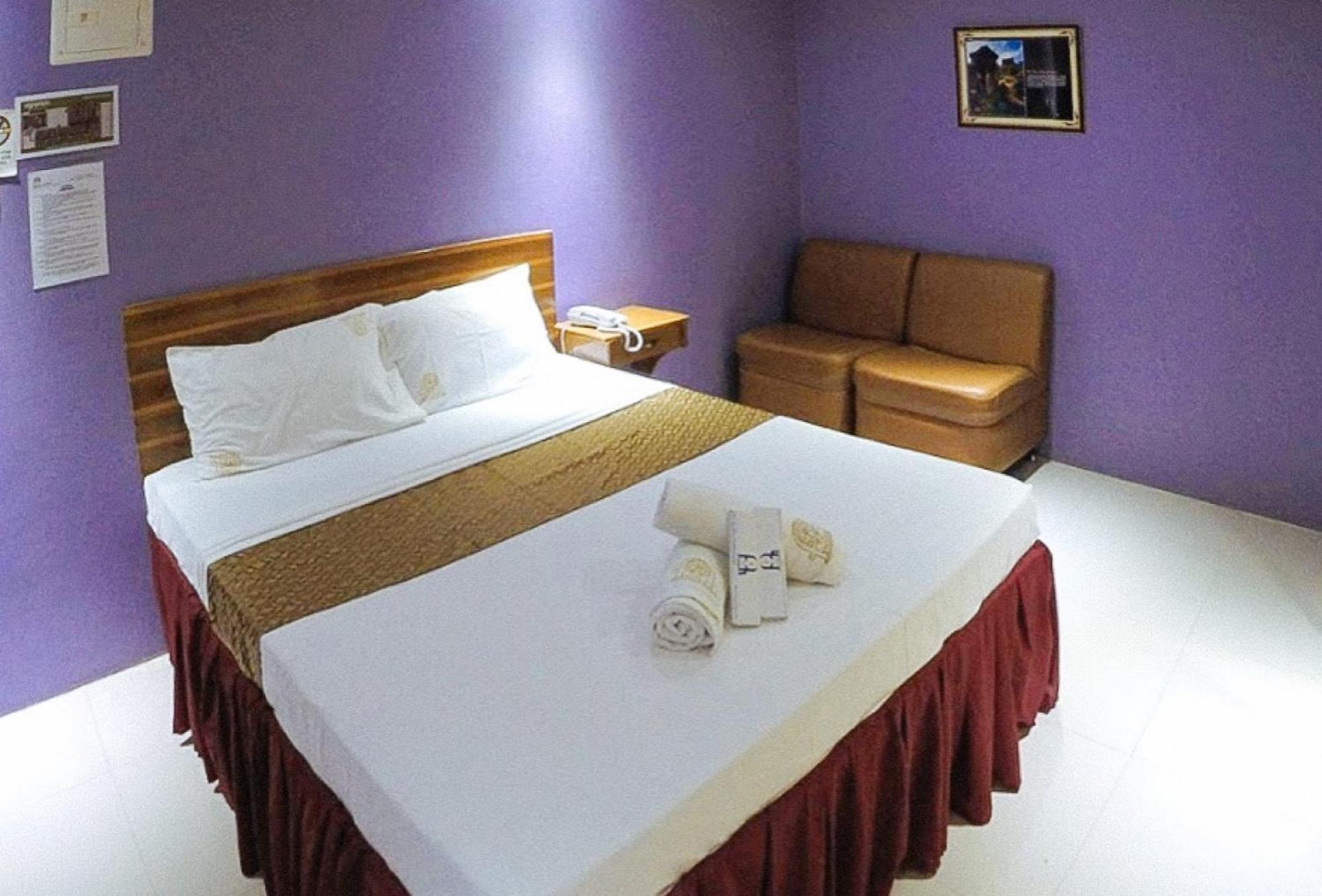 Reddoorz Plus @ Taj Hotel Tuguegarao Exterior foto
